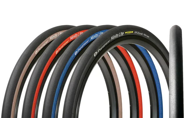 Panaracer Minits Lite — three-quarter view